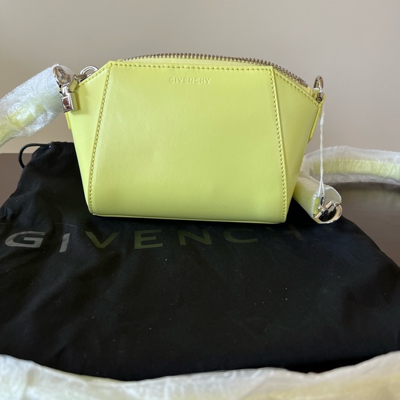 Givenchy Antigona leather nano stachel bag - Picture 12 of 14